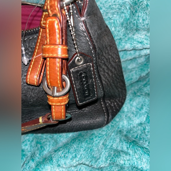 Coach Black and Brown Leather Shoulder Bag with Textured Finish - Picture 6 of 13